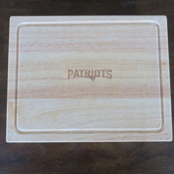 Patriots Theme Cheese Cutting Board & Tool Set - Picture 2 of 6